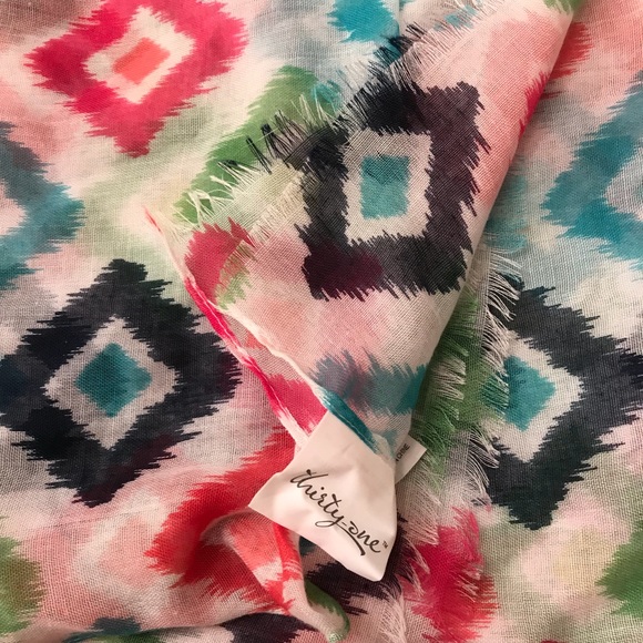 Thirty One Scraf - Picture 2 of 3